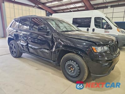 Czwarte zdjęcie samochodu z boku: 2019 JEEP GRAND CHEROKEE LAREDO VIN:1C4RJFAGXKC612565 - miniatura