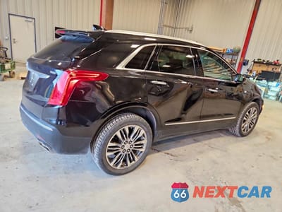 Trzecie zdjęcie samochodu z tyłu: 2017 CADILLAC XT5 PREMIUM LUXURY VIN:1GYKNERS8HZ116463 - miniatura