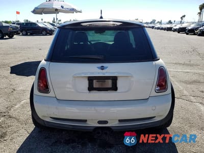 Zdjęcie 6 z 12 samochodu: 2005 MINI COOPER S VIN:WMWRE33505TG96981 - miniatura