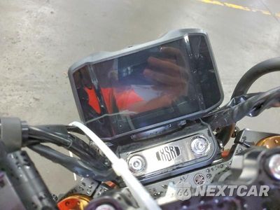 Zdjęcie 7 z 10 samochodu: 2024 YAMAHA MTM890 VIN:JYARN80E7RA002785 - miniatura