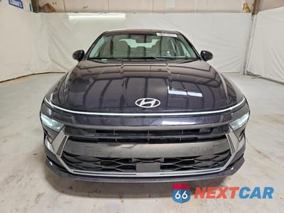 Piąte zdjęcie samochodu w środku: 2025 HYUNDAI SONATA SEL VIN:KMHL64JAXSA511427 - miniatura