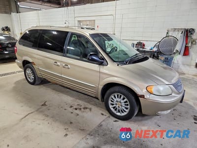 Czwarte zdjęcie samochodu z boku: 2002 CHRYSLER TOWN & COUNTRY LIMITED VIN:2C8GP64L02R525679 - miniatura