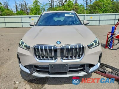 Piąte zdjęcie samochodu w środku: 2026 BMW X1 XDRIVE28I VIN:WBX73EF06T5413898 - miniatura