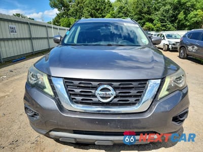 Piąte zdjęcie samochodu w środku: 2017 NISSAN PATHFINDER S VIN:5N1DR2MN8HC613126 - miniatura
