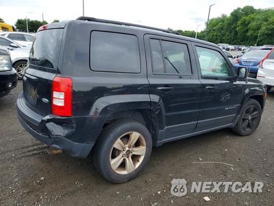 Trzecie zdjęcie samochodu z tyłu: 2016 JEEP PATRIOT LATITUDE VIN:1C4NJPFA2GD792361 - miniatura