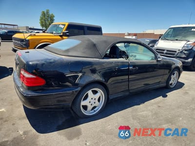 Trzecie zdjęcie samochodu z tyłu: 2001 MERCEDES-BENZ CLK 430 VIN:WDBLK70G11T085295 - miniatura
