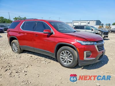 Czwarte zdjęcie samochodu z boku: 2023 CHEVROLET TRAVERSE LT VIN:1GNERGKW1PJ139491 - miniatura
