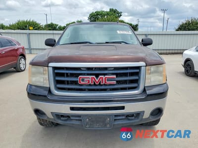 Piąte zdjęcie samochodu w środku: 2011 GMC SIERRA K1500 SL VIN:1GTR2UEA5BZ250021 - miniatura