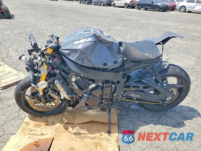 Trzecie zdjęcie samochodu z tyłu: 2025 SUZUKI GSX-R750 VIN:JS1GR7MA2S7100265 - miniatura