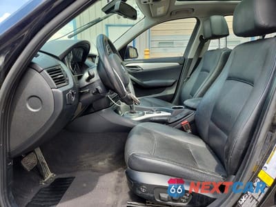 Zdjęcie 7 z 13 samochodu: 2014 BMW X1 XDRIVE28I VIN:WBAVL1C5XEVY23553 - miniatura