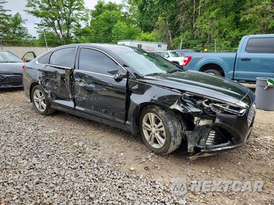 Czwarte zdjęcie samochodu z boku: 2019 HYUNDAI SONATA LIMITED VIN:5NPE34AFXKH785561 - miniatura