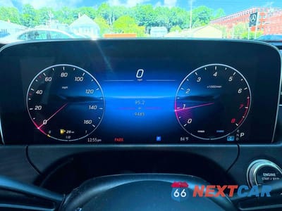 Zdjęcie 8 z 10 samochodu: 2025 MERCEDES-BENZ E 350 4MATIC VIN:W1KLF4HB4SA109122 - miniatura