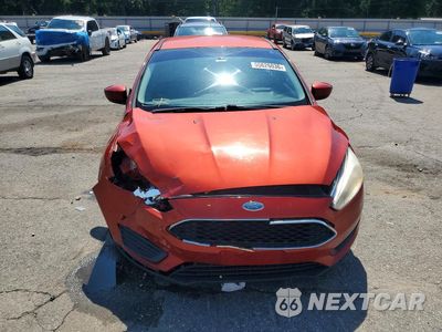 Piąte zdjęcie samochodu w środku: 2018 FORD FOCUS SE VIN:1FADP3FE0JL281854 - miniatura