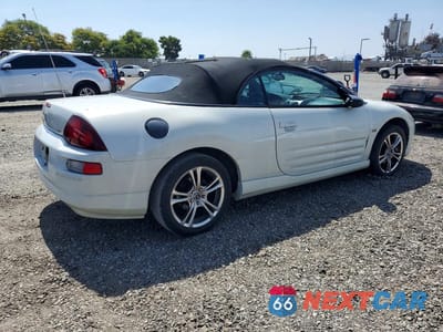 Trzecie zdjęcie samochodu z tyłu: 2002 MITSUBISHI ECLIPSE SPYDER GT VIN:4A3AE85H72E067748 - miniatura