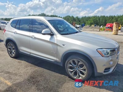 Czwarte zdjęcie samochodu z boku: 2017 BMW X3 SDRIVE28I VIN:5UXWZ7C57H0U46088 - miniatura