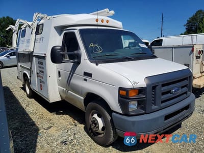 Czwarte zdjęcie samochodu z boku: 2013 FORD ECONOLINE E350 SUPER DUTY CUTAWAY VAN VIN:1FDWE3FL1DDA14529 - miniatura