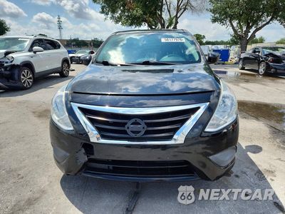Piąte zdjęcie samochodu w środku: 2017 NISSAN VERSA 1.6 SV VIN:3N1CN7AP6HL829000 - miniatura
