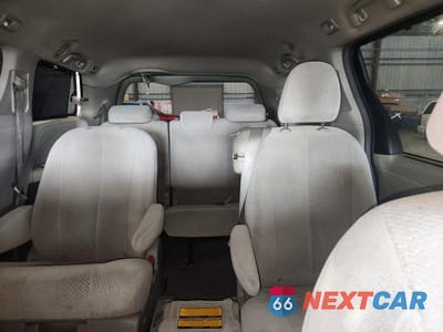 Zdjęcie 10 z 13 samochodu: 2011 TOYOTA SIENNA LE VIN:5TDKK3DC4BS123311 - miniatura