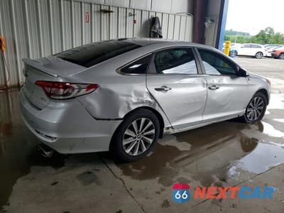 Trzecie zdjęcie samochodu z tyłu: 2015 HYUNDAI SONATA SPORT VIN:5NPE34AF7FH104424 - miniatura