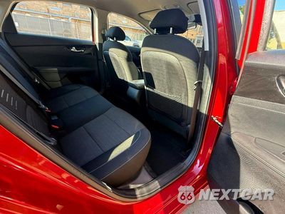 Zdjęcie 6 z 10 samochodu: 2019 KIA FORTE S VIN:3KPF34AD4KE056916 - miniatura