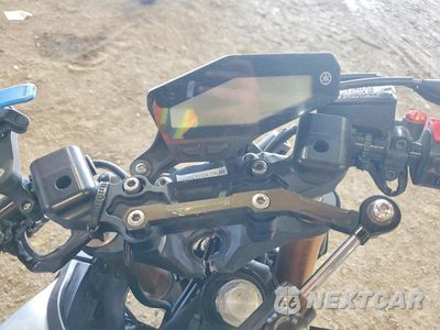 Zdjęcie 7 z 8 samochodu: 2015 YAMAHA FZ09 VIN:JYARN33E4FA008473 - miniatura
