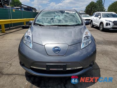 Piąte zdjęcie samochodu w środku: 2017 NISSAN LEAF SV VIN:1N4BZ0CP8HC301820 - miniatura