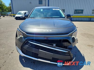 Piąte zdjęcie samochodu w środku: 2026 KIA NIRO LX VIN:KNDCP3LE9T5326825 - miniatura