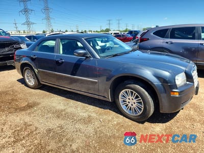 Czwarte zdjęcie samochodu z boku: 2008 CHRYSLER 300 LX VIN:2C3LA43R98H260484 - miniatura