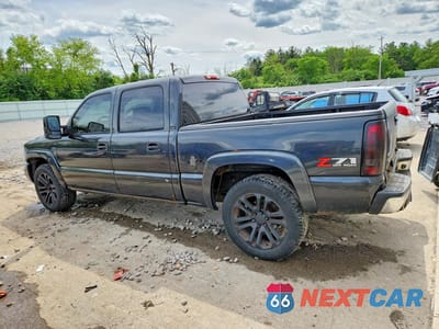 Drugie zdjęcie samochodu z przodu: 2004 GMC NEW SIERRA K1500 VIN:2GTEK13TX41378932 - miniatura