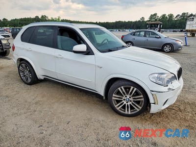 Czwarte zdjęcie samochodu z boku: 2013 BMW X5 XDRIVE35I VIN:5UXZV4C53DL994234 - miniatura