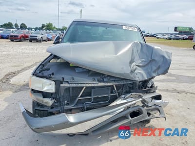 Piąte zdjęcie samochodu w środku: 2001 GMC NEW SIERRA C1500 VIN:2GTEC19TX11135461 - miniatura