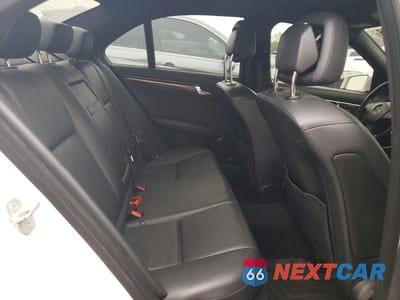 Zdjęcie 10 z 13 samochodu: 2011 MERCEDES-BENZ C 300 4MATIC VIN:WDDGF8BB3BR133589 - miniatura