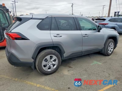 Trzecie zdjęcie samochodu z tyłu: 2024 TOYOTA RAV4 LE VIN:2T3F1RFV9RW479820 - miniatura