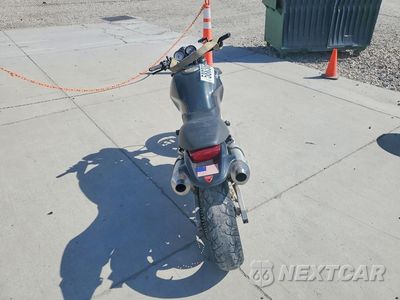 Czwarte zdjęcie samochodu z boku: 2001 DUCATI M600 VIN:ZDM1RA2H51B012531 - miniatura