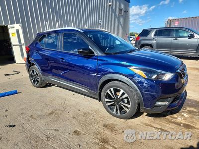 Czwarte zdjęcie samochodu z boku: 2020 NISSAN KICKS SR VIN:3N1CP5DV7LL556876 - miniatura