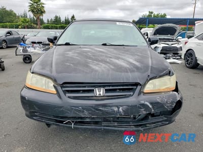 Piąte zdjęcie samochodu w środku: 2002 HONDA ACCORD EX VIN:1HGCG16502A023052 - miniatura