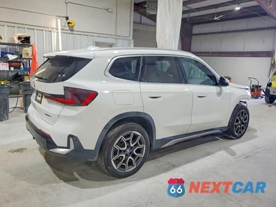 Trzecie zdjęcie samochodu z tyłu: 2023 BMW X1 XDRIVE28I VIN:WBX73EF0XP5Y20967 - miniatura
