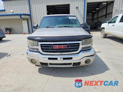 Piąte zdjęcie samochodu w środku: 2004 GMC NEW SIERRA C1500 VIN:1GTEC14T24Z207403 - miniatura