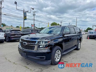 Drugie zdjęcie samochodu z przodu: 2018 CHEVROLET SUBURBAN K1500 LT VIN:1GNSKHKC9JR267568 - miniatura