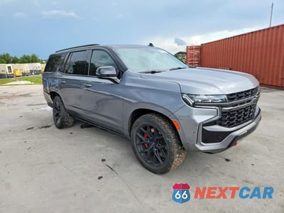 Czwarte zdjęcie samochodu z boku: 2022 CHEVROLET TAHOE K1500 Z71 VIN:1GNSKPKL7NR109309 - miniatura
