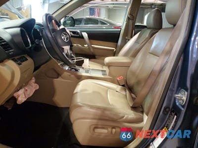 Zdjęcie 7 z 13 samochodu: 2012 TOYOTA HIGHLANDER SE VIN:5TDBK3EH8CS156601 - miniatura