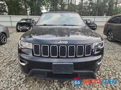 Piąte zdjęcie samochodu w środku: 2019 JEEP GRAND CHEROKEE LAREDO VIN:1C4RJFAG8KC636167 - miniatura