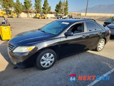2011 TOYOTA CAMRY LE 4T4BF3EK5BR180642 - główne zdjęcie licytacji z USA - miniatura