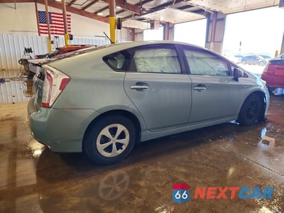 Trzecie zdjęcie samochodu z tyłu: 2014 TOYOTA PRIUS TWO VIN:JTDKN3DU0E1782231 - miniatura