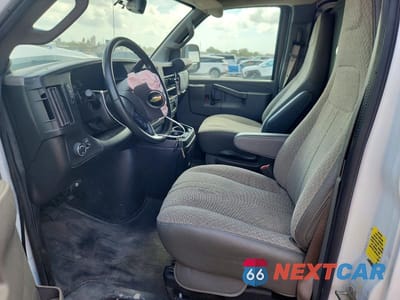 Zdjęcie 7 z 13 samochodu: 2021 CHEVROLET EXPRESS G2500 VIN:1GCWGAFP0M1236325 - miniatura