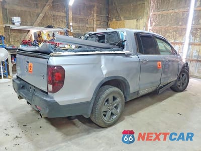 Trzecie zdjęcie samochodu z tyłu: 2023 HONDA RIDGELINE RTL-E VIN:5FPYK3F79PB054712 - miniatura
