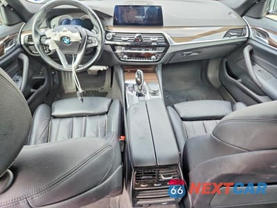 Zdjęcie 8 z 12 samochodu: 2019 BMW 5 SERIES 530E XDRIVE VIN:WBAJA9C55KB392894 - miniatura