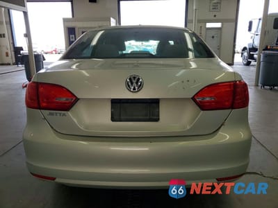 Zdjęcie 6 z 12 samochodu: 2011 VOLKSWAGEN JETTA BASE VIN:3VW2K7AJ8BM065615 - miniatura