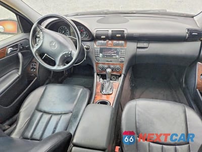 Zdjęcie 8 z 12 samochodu: 2005 MERCEDES-BENZ C 240 VIN:WDBRF61J65A724744 - miniatura