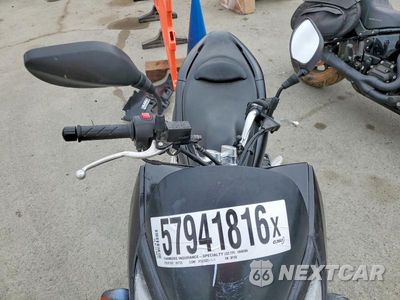 Piąte zdjęcie samochodu w środku: 2013 HONDA PCX 150 VIN:MLHKF121XD5001388 - miniatura